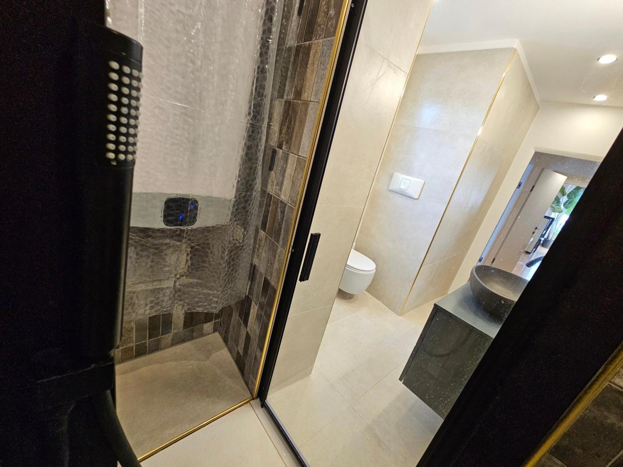 Exclusive Top Floor 2-Bedroom Flat ميلان المظهر الخارجي الصورة